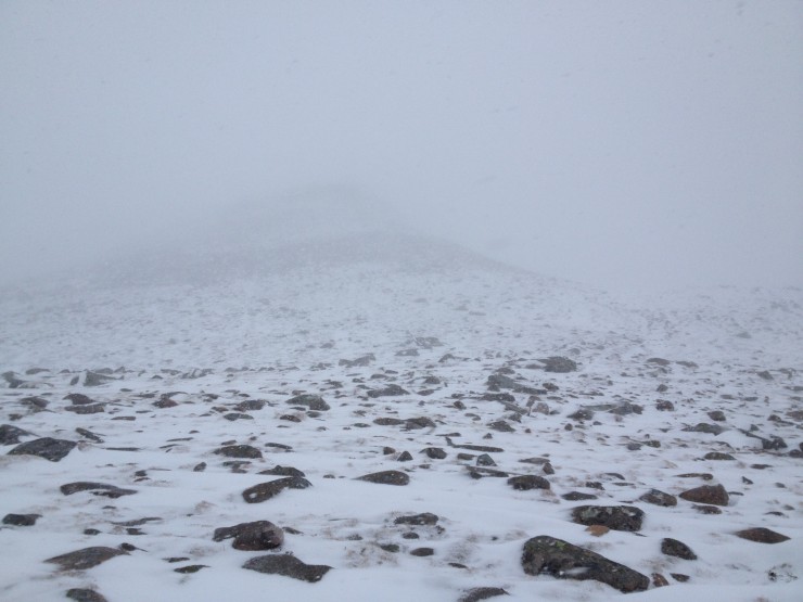 Snow falling at Lochnagar Col. No view of the cliffs.