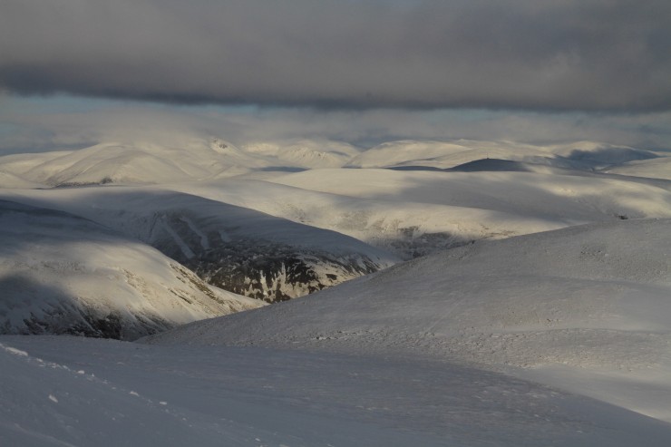 Looking to main Cairngorms. still reasonable cover on these aspects.